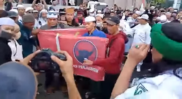 Bakar Bendera, Harusnya PDIP Maafkan Aliansi Anti Komunis: Mereka Cuma Mau Pertahankan Pancasila