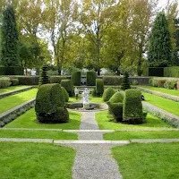 Hop on Hop Off Dublin: sunken garden at Farmleigh House