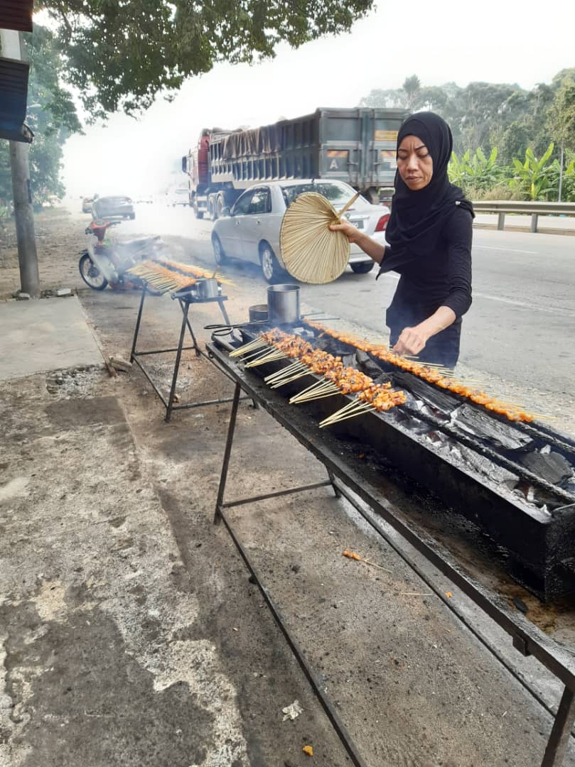 Sate sedap di Titi Gantung