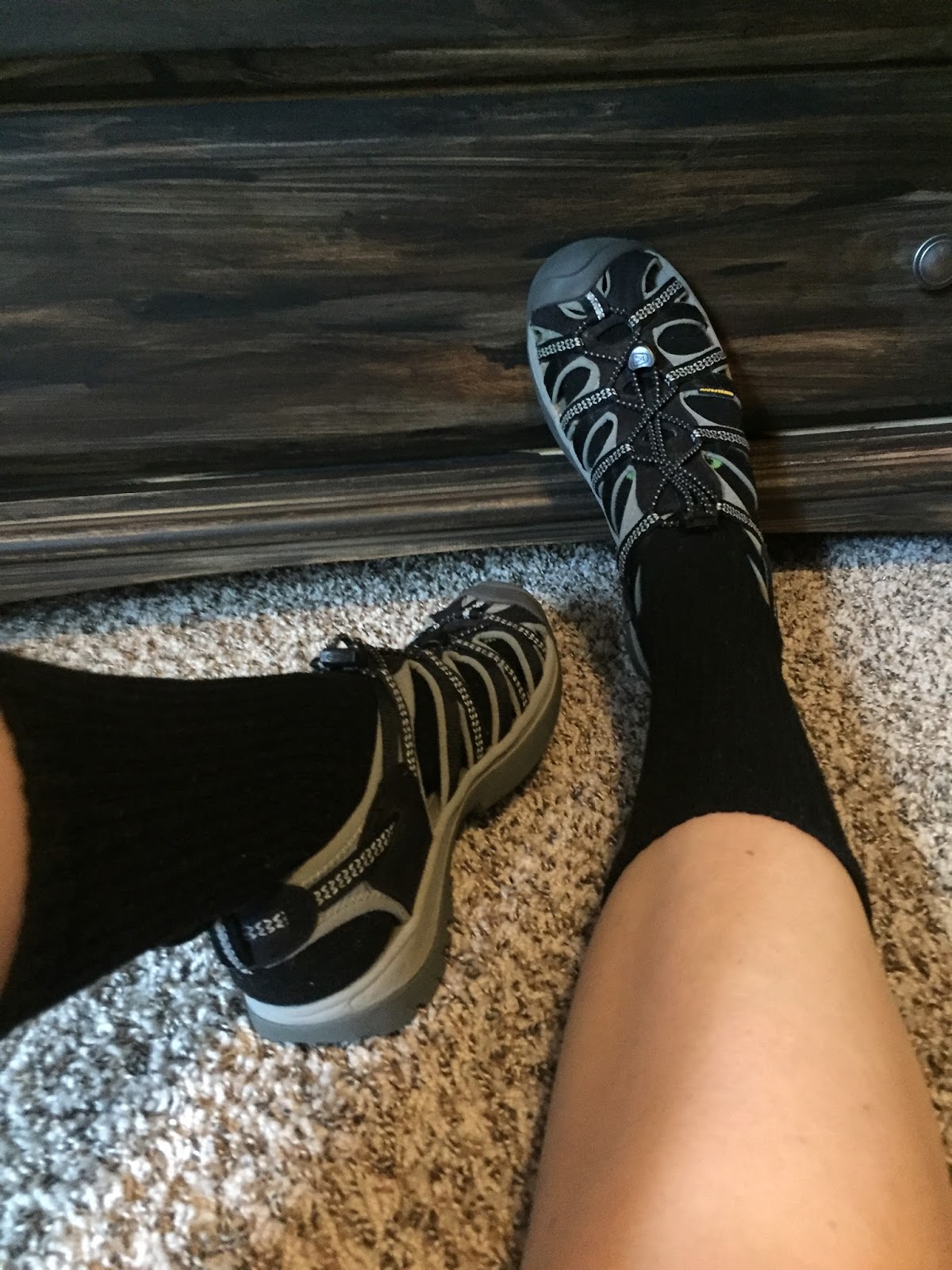 Girls Rock Socks and Sandals Keen Saturday 6