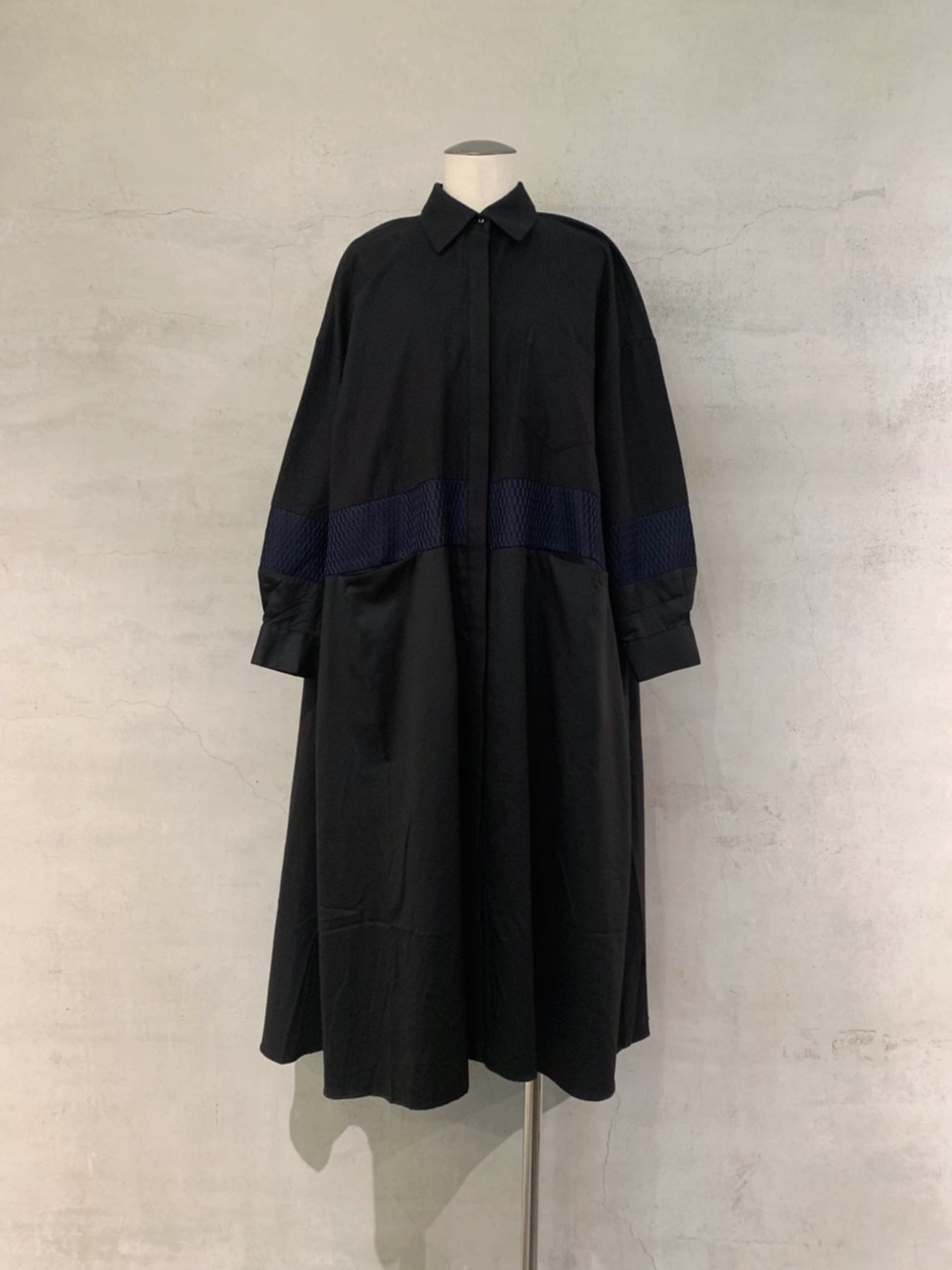 eighty88eight: bedsidedrama【ベッドサイドドラマ】スライドシャツ