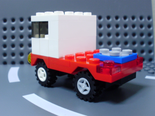 MOC LEGO Camião vermelho e branco