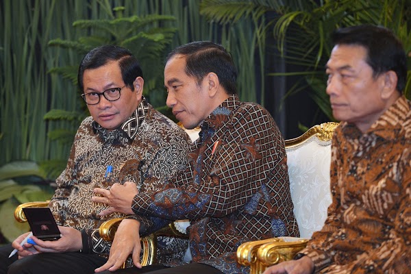 PD: Mungkin Presiden Jokowi Sudah Jarang Ajak Moeldoko Ngopi