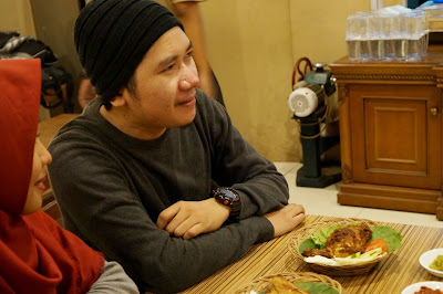 tidak hanya makanan, Radit pun siap jadi model food blogger di Pontianak tidak hanya makanan, Radit pun siap jadi model food blogger di Pontianak