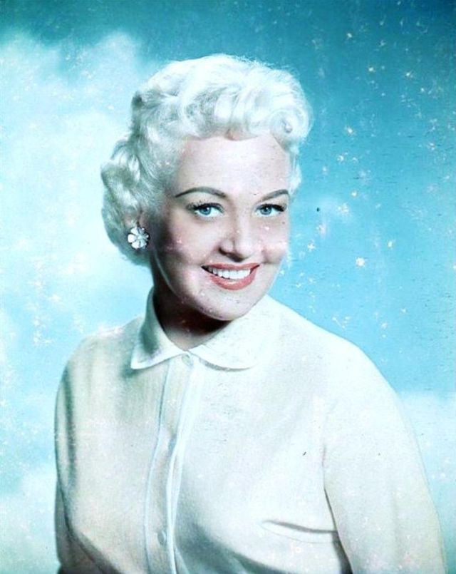 30 Stunning Color Photos of Betty Grable in the 1940s and 1950s ...