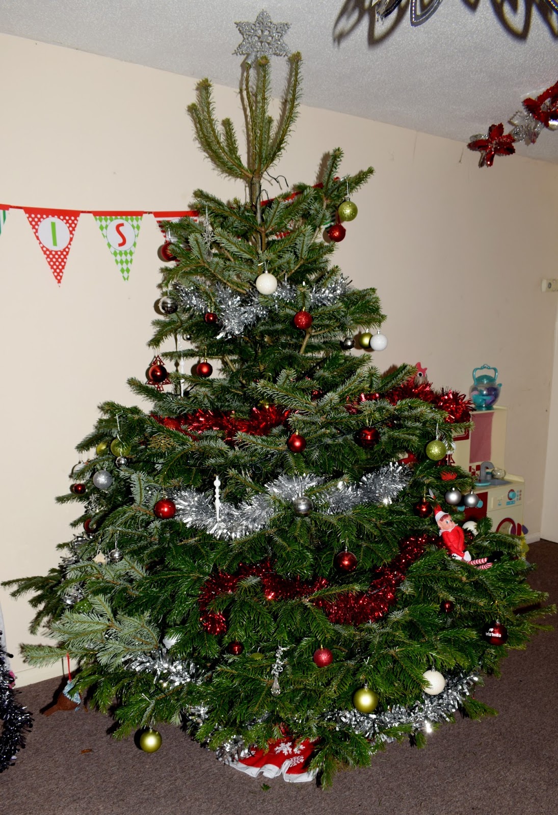 Tantrums To Smiles Our First Real Christmas Tree with Pines and Needles **REVIEW**