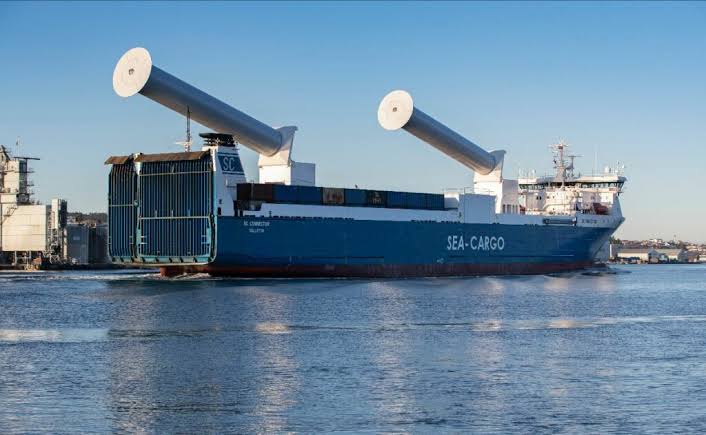 Las primeras velas de rotor inclinable del mundo han sido instaladas en el buque SC Connector Las primeras velas de rotor inclinable del mundo han sido instaladas en el buque SC Connector