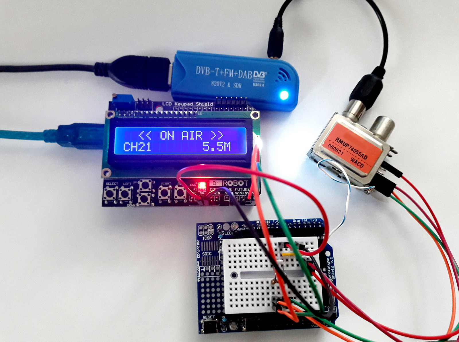 I2C Analog TV Modulator controlled by Arduino · One Transistor