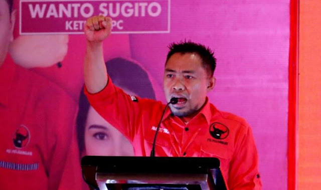 Elite PD Cuit 'Paha Mulus', PDIP Sindir Zaman SBY-lah HTI Itu Besar Elite PD Cuit 'Paha Mulus', PDIP Sindir Zaman SBY-lah HTI Itu Besar
