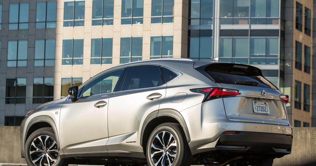 52 What is the 1 rated luxury suv Shoulder Length