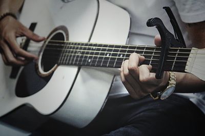gitar akustik - Jenis-Jenis serta Variasi Gitar dan Karakteristiknya gitar akustik - Jenis-Jenis serta Variasi Gitar dan Karakteristiknya