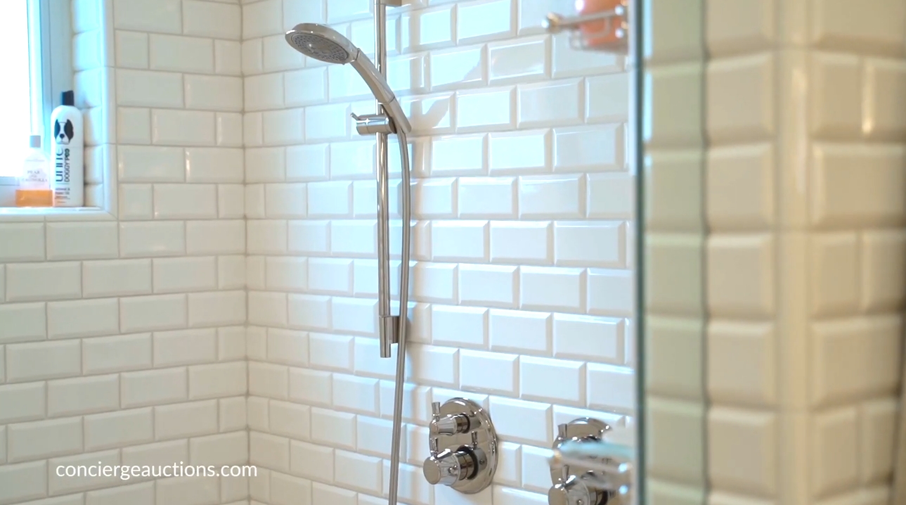 41 Photos vs. 8200 Kalavista Dr, Coldstream, Canada Kalamalka Lake Mansion Interior Design Tour