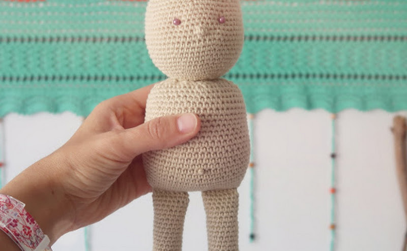 muñequita de crochet
