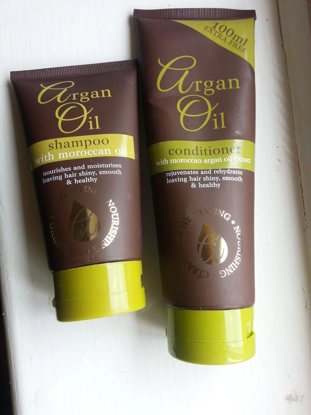 Breathtaking Argan Oil Shampoo And Conditioner Image Photography