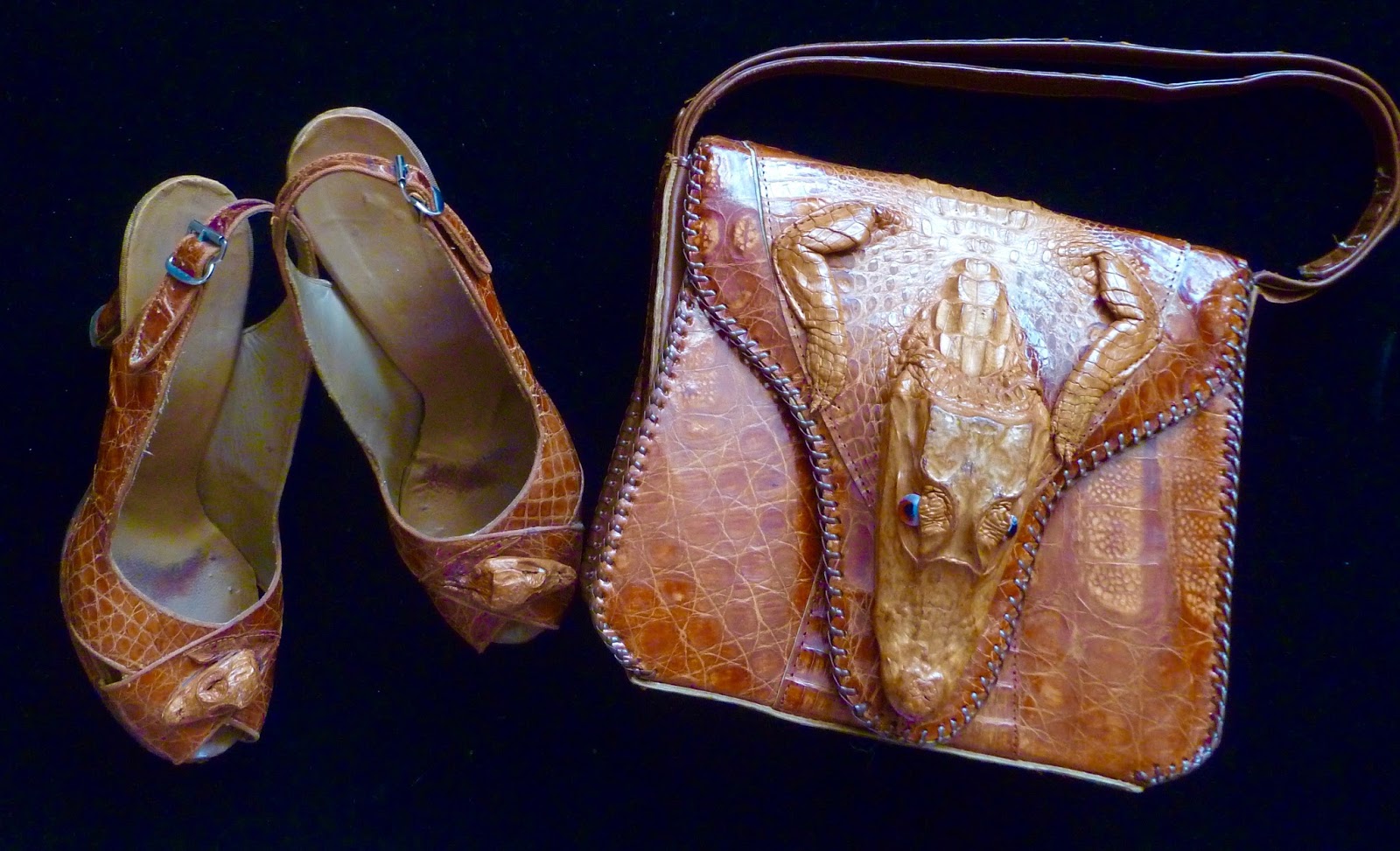 1940s-1950s brown alligator purse — | a brief history 