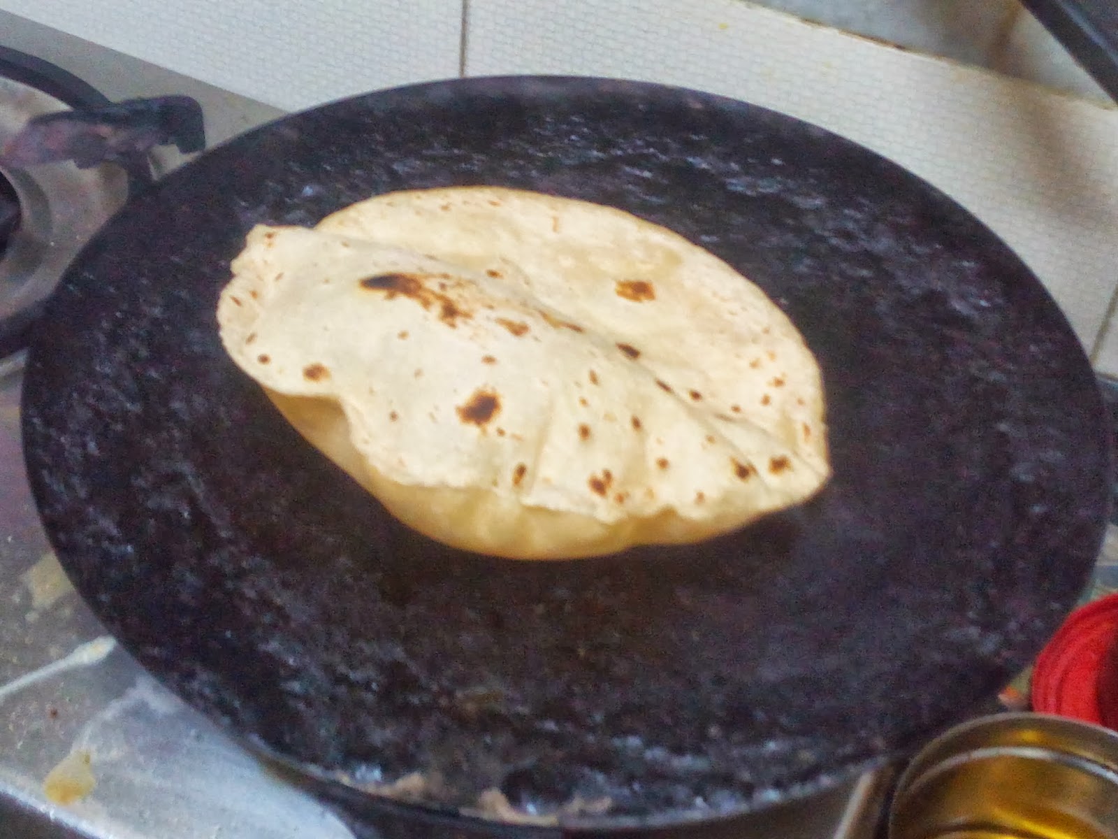 Pintoos Kitchen How to make chapatis...