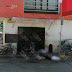 Acribillan a dos muchachos en un taller de bicicletas