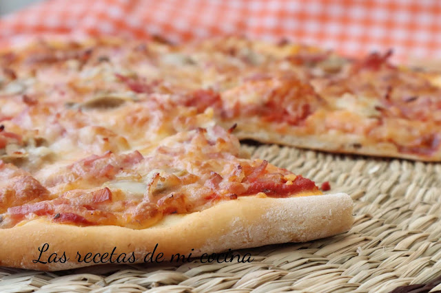 Pizza Casera con tomate natural