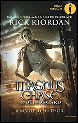 Magnus Chase 2 - Il martello di Thor (Rick Riordan) libro copertina