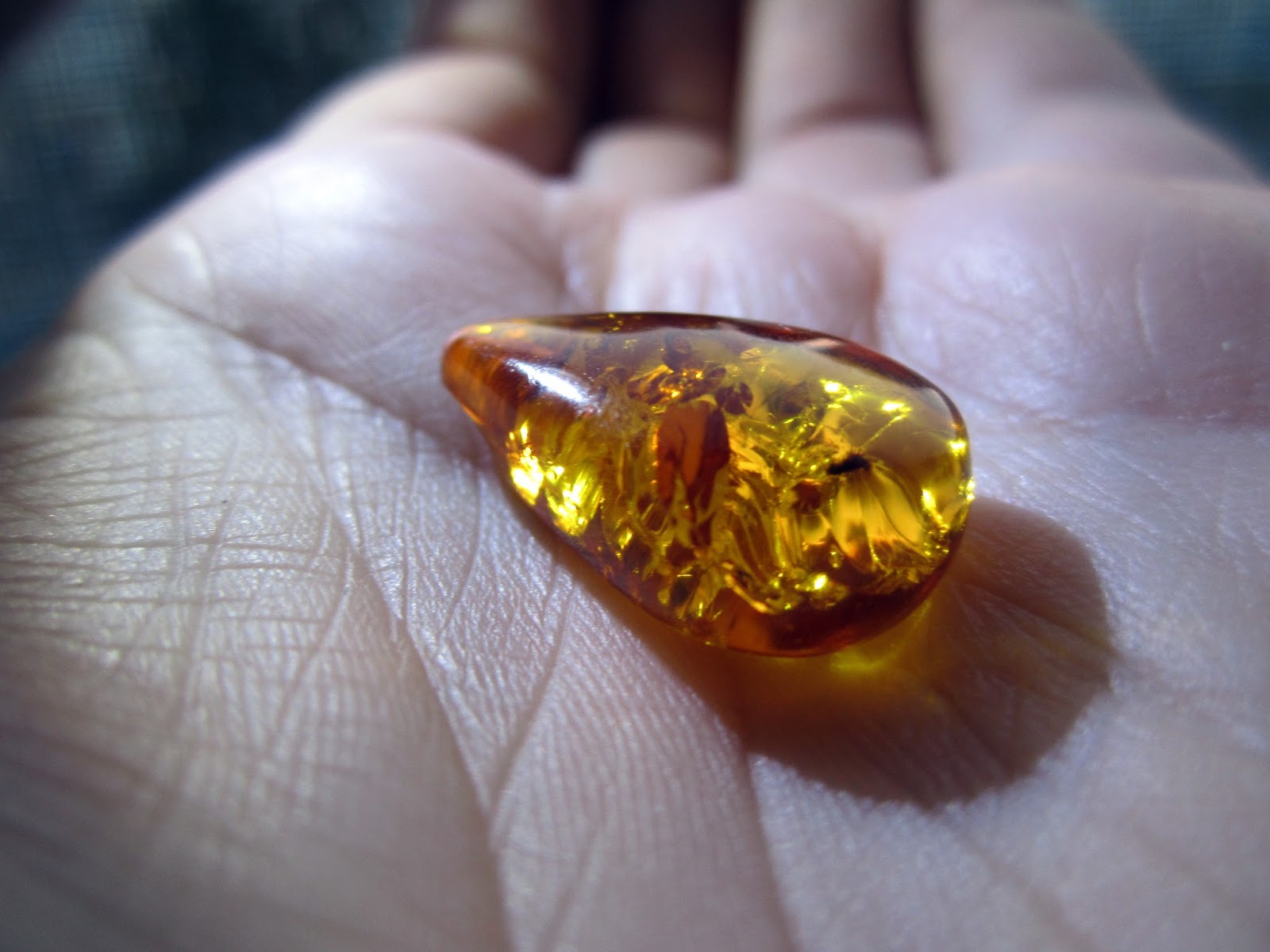 т янтарная. т янтарная. т янтарная. шкатулка из янтаря державная. редкий янтарь.
