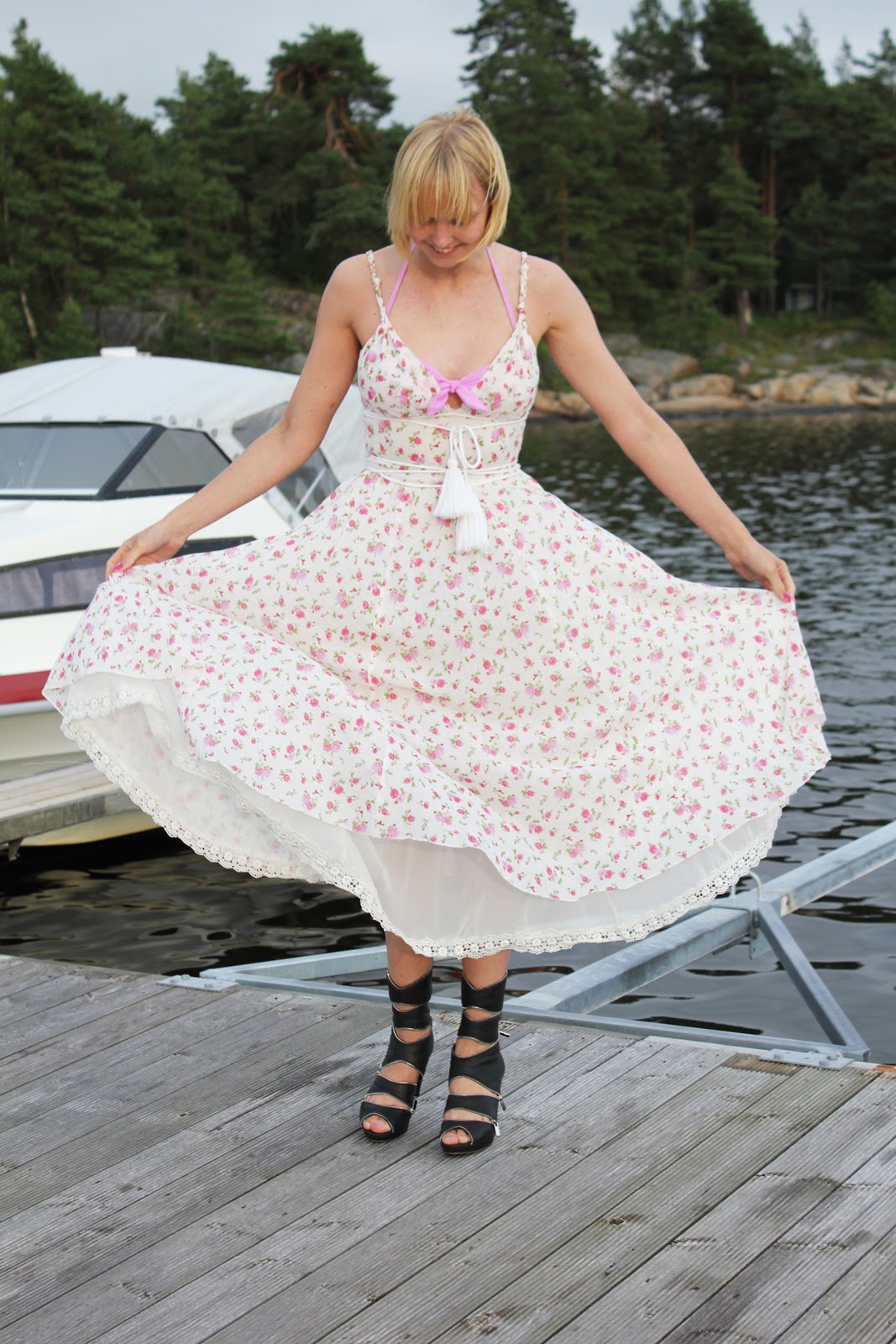 FASHION IN OSLO: Windy dresses by the sea