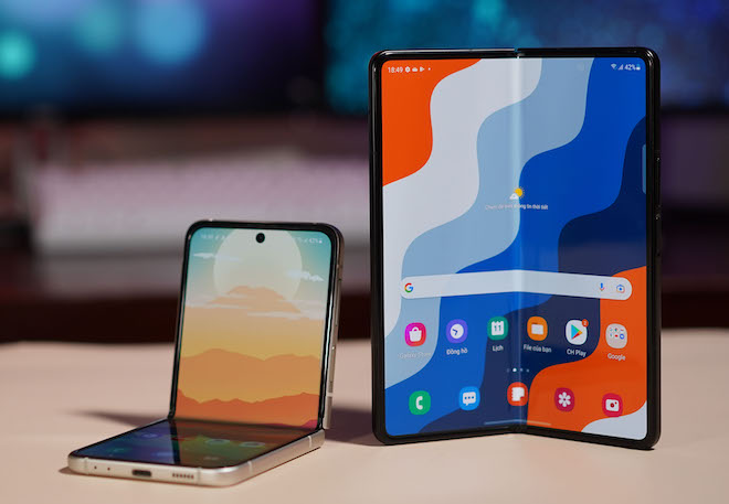 Bảng giá smartphone Samsung: Galaxy Z Flip giảm "sốc" 17,5 triệu 2 galaxy z flip 3 z fold3 1 1629098593 572 width660height457