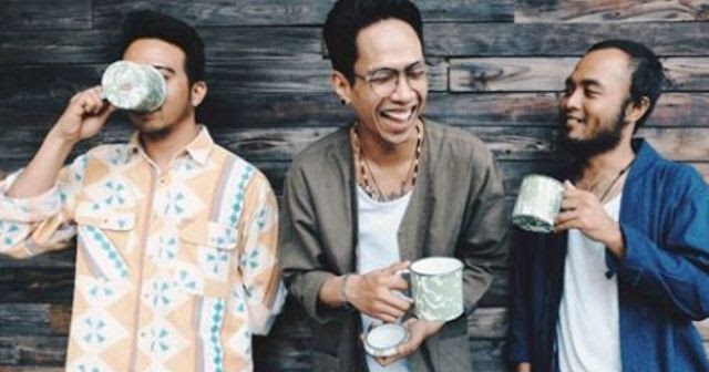 Lirik Lagu Segelas Berdua Fourtwnty Sopo Toba