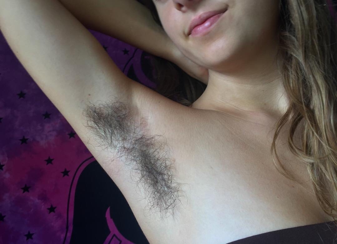 Hairy Women & Hairy Armpits - AXILAS FEMININA