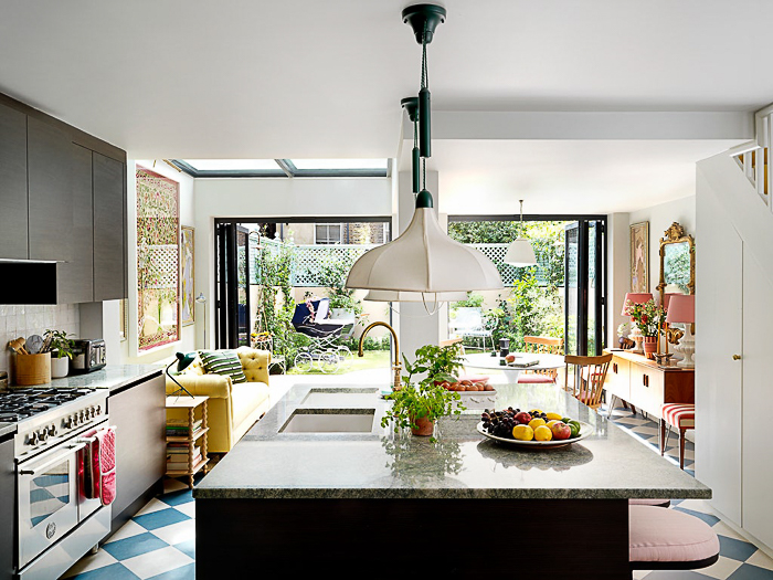 Englantilaista ja värikästä