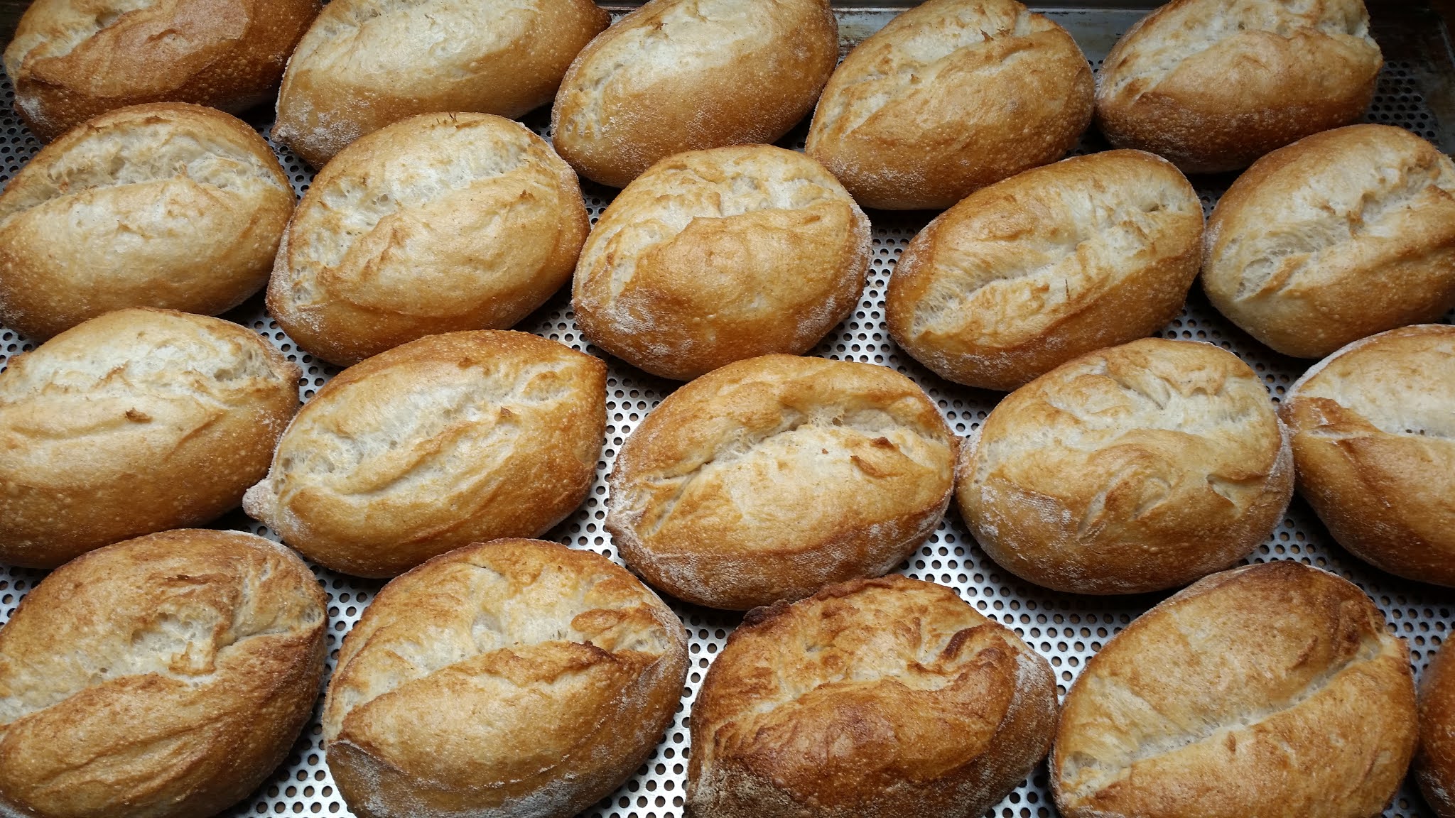 Frankenweck - knusprig knackige Brötchen mit langer Frischhaltung 3 Frankenweck, Zipfelweck, fränkische Kipf - ganz typisch die Zipfelform