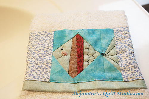 Como Decorar Una Toalla De Manos Con Patchwork. Como Decorar Una Toalla De Manos Con Patchwork.