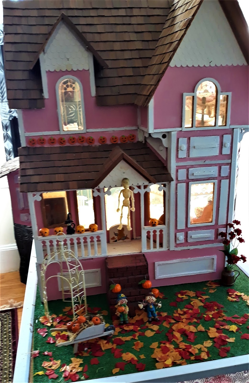the pink dollhouse