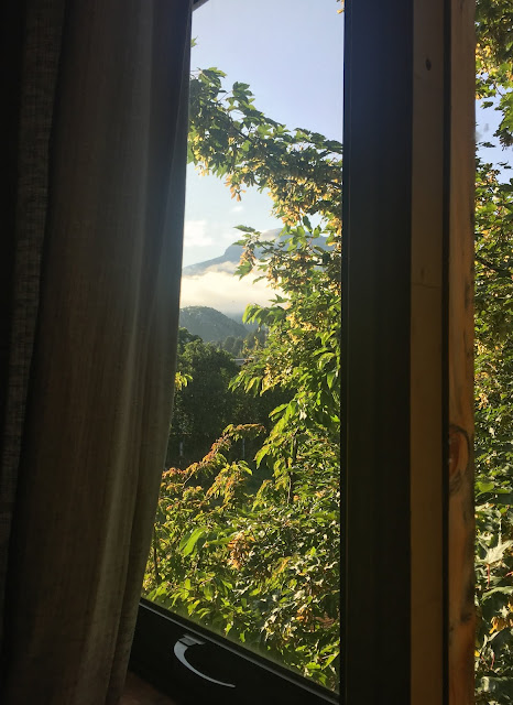 Priveliste din zori, de la fereastra camerei noastre; Futaleufú, Chile