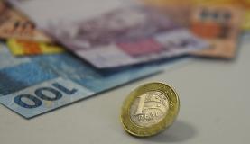 Governo propõe salário mínimo de R$ 946 para o próximo ano
