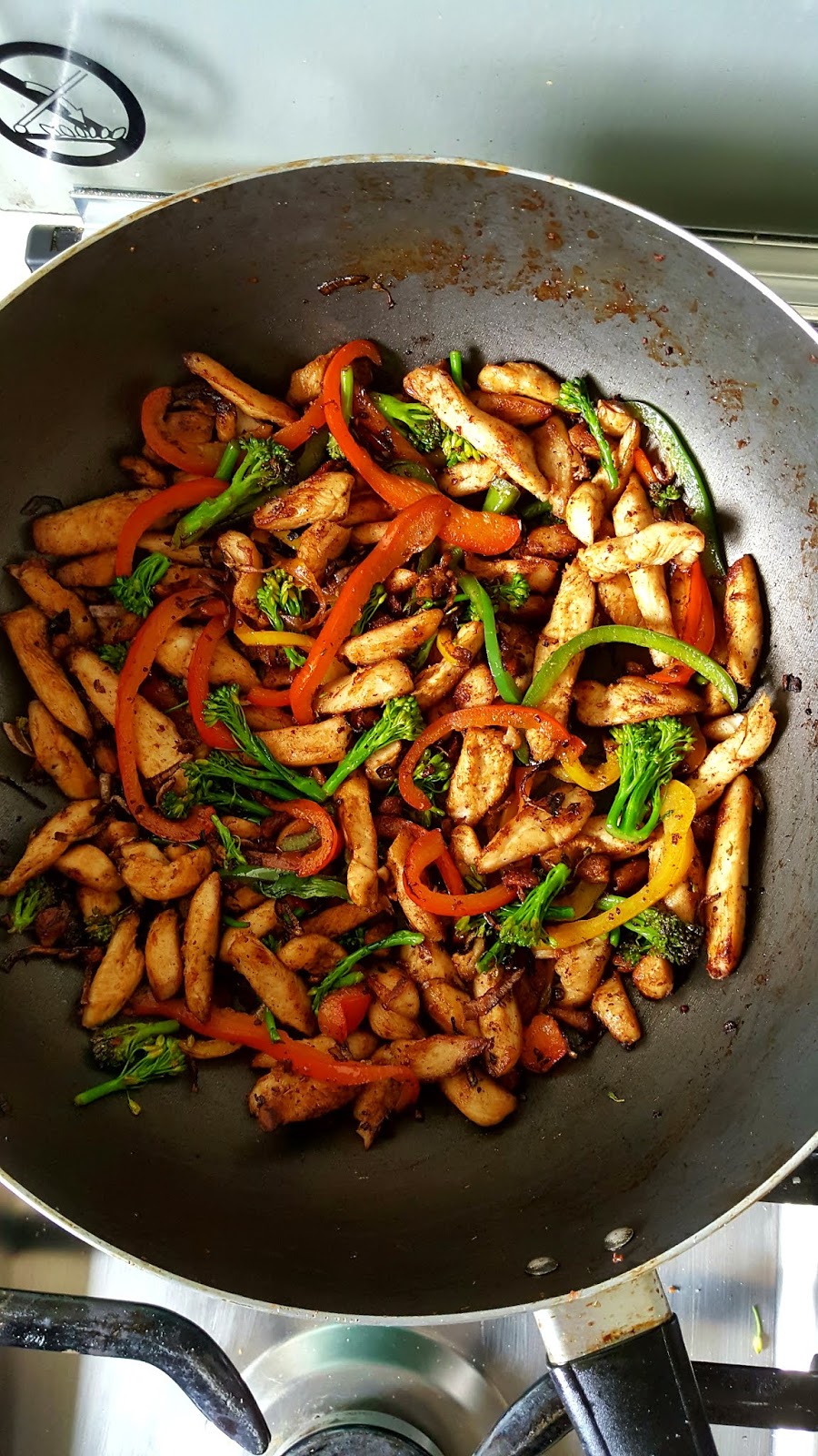 CHICKEN AND VEGGIE STIR FRY / Nairobi Kitchen