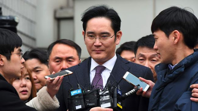Bos Besar Samsung Ditahan Sampai Menunggu Keputusan Penangkapan