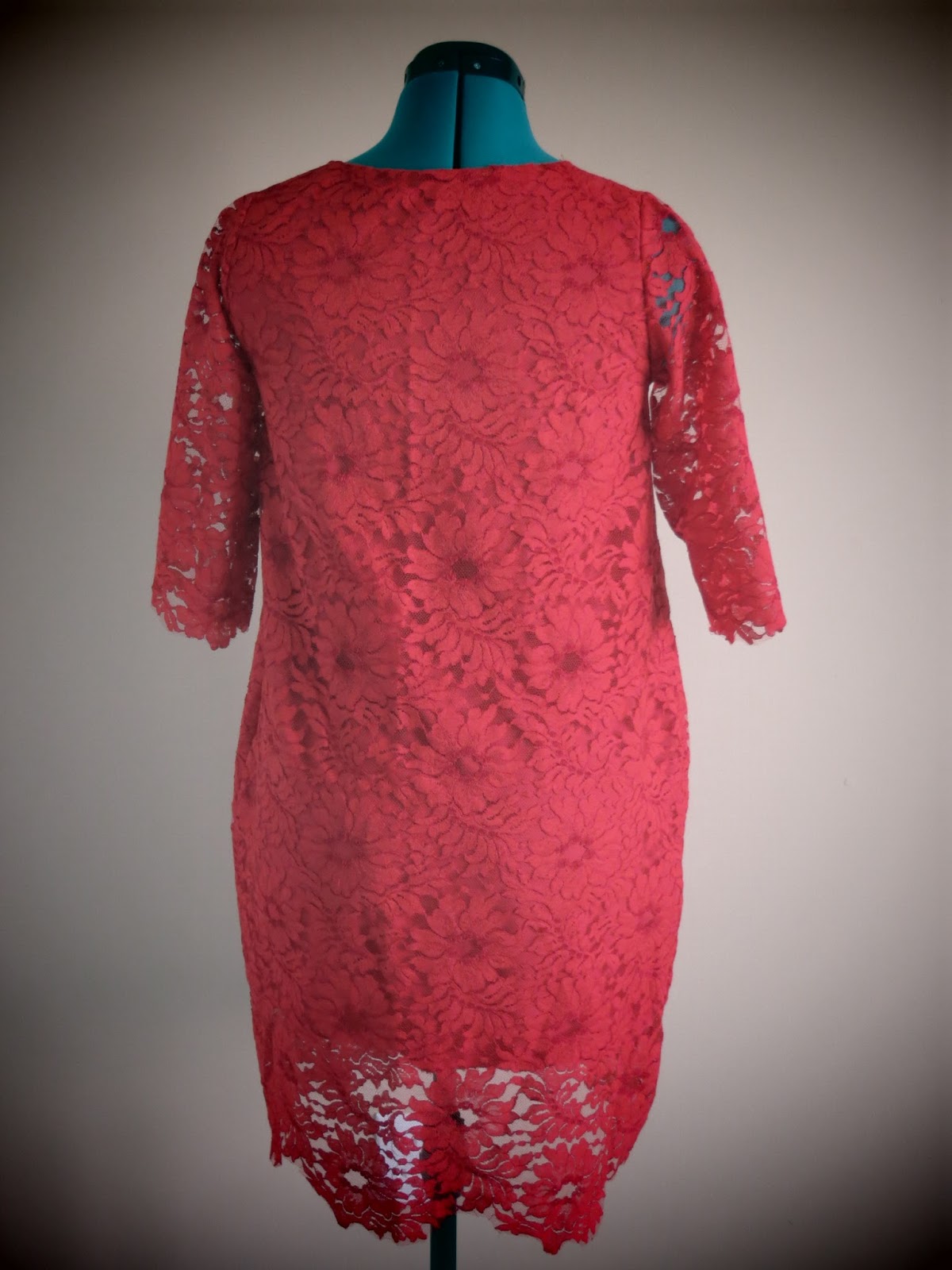 The Confident Journal: Dolce and Gabbana Inspired: Red Lace Tunic Dress