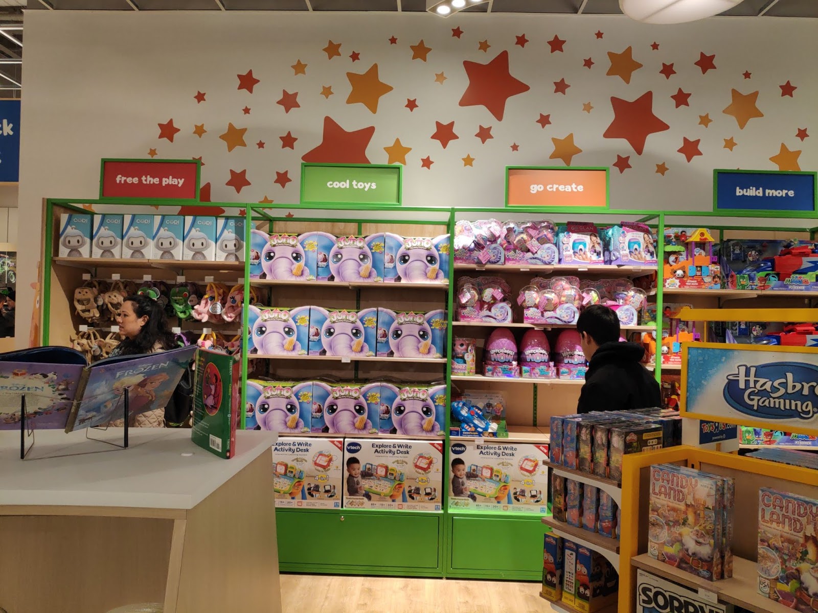 Toys R Us at Westfield Garden State Plaza