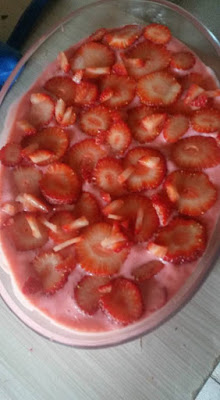CREME DE MORANGOS COM KEFIR DE LEITE CREME DE MORANGOS COM KEFIR DE LEITE
