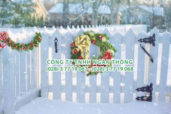 christmas-wreath-on-fence-1913898_960_720.jpg