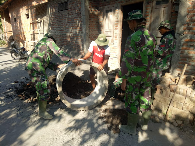 Juwariah Senang Dibuatkan Jamban oleh TNI Kodim Klaten Yang Sedang TMMD Juwariah Senang Dibuatkan Jamban oleh TNI Kodim Klaten Yang Sedang TMMD