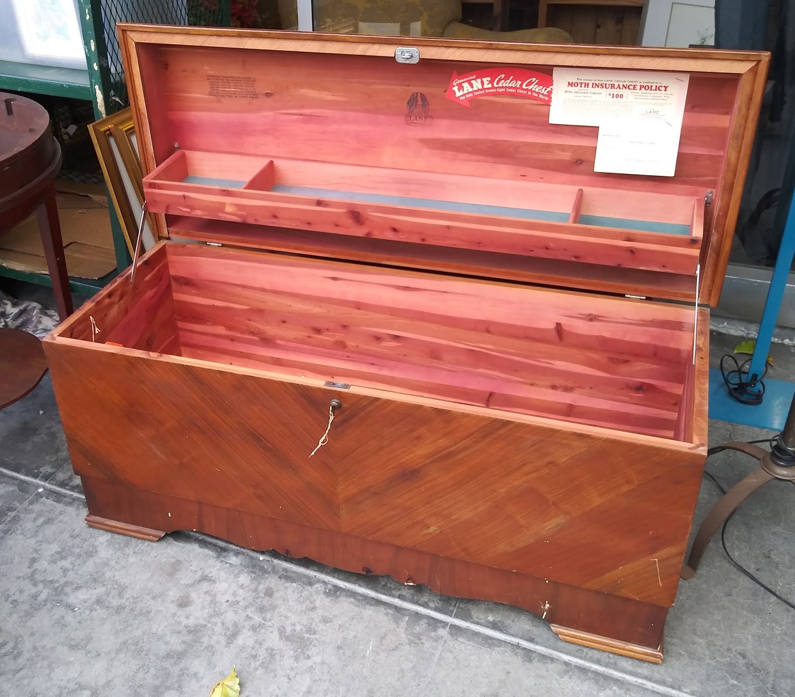 UHURU FURNITURE & COLLECTIBLES **SOLD** 97483 Lane Art Deco 19" x 22.