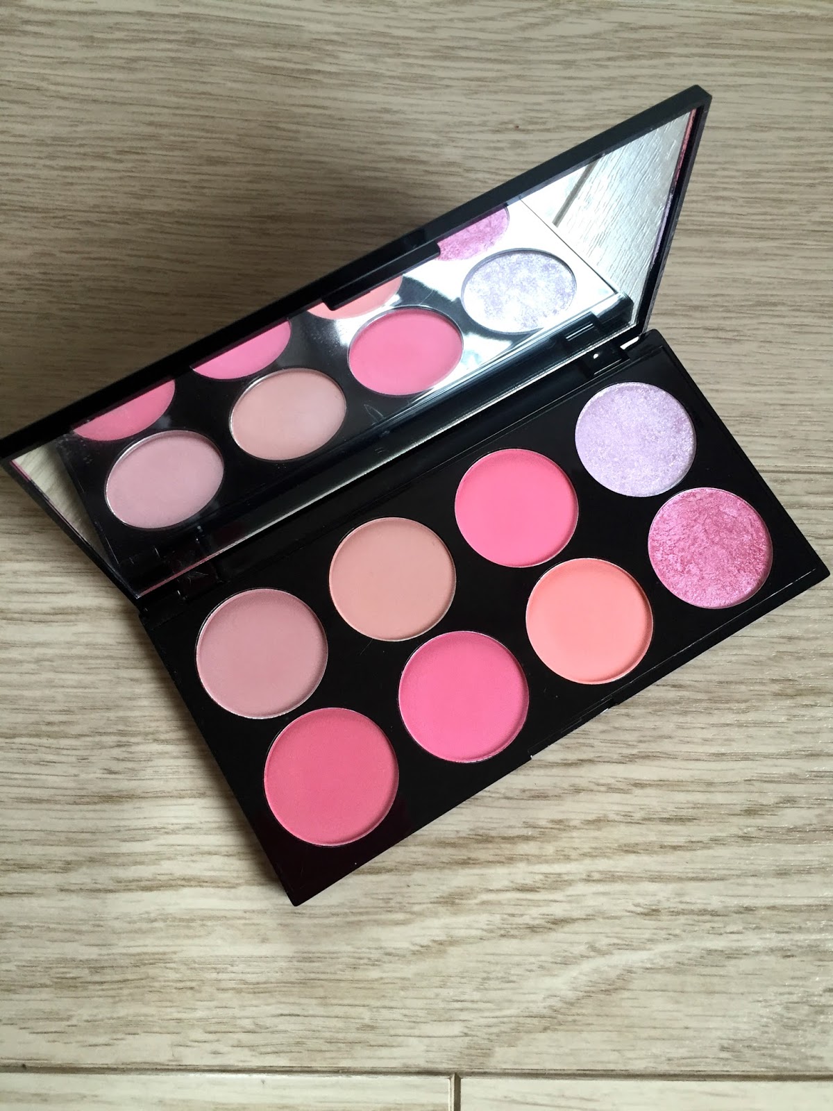 Makeup Revolution Ultra Blush And Contour Palette Sugar And Spice