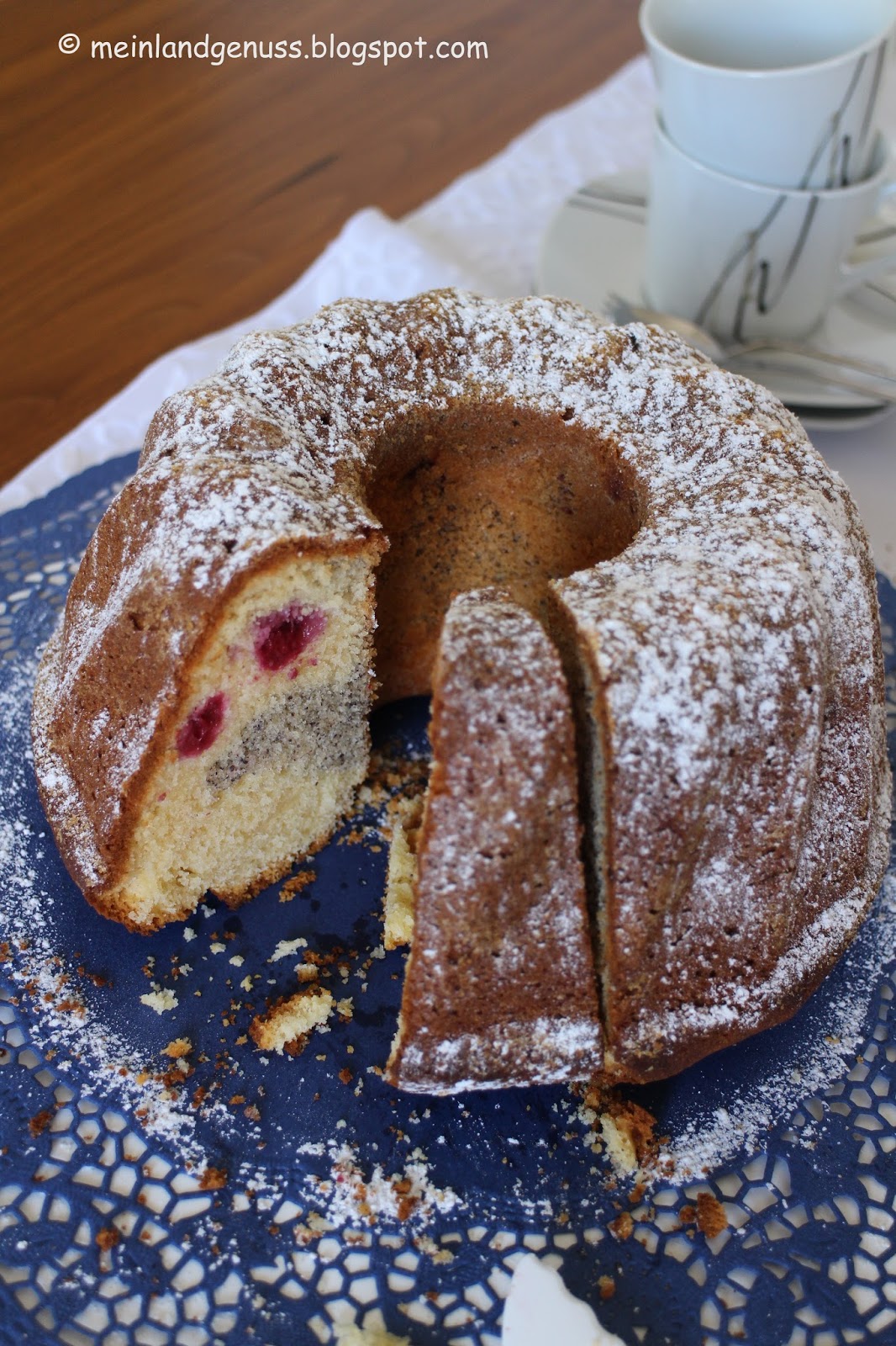 mein Land und Gartengenuss : Mohn-Marzipan-Guglhupf mit Himbeeren