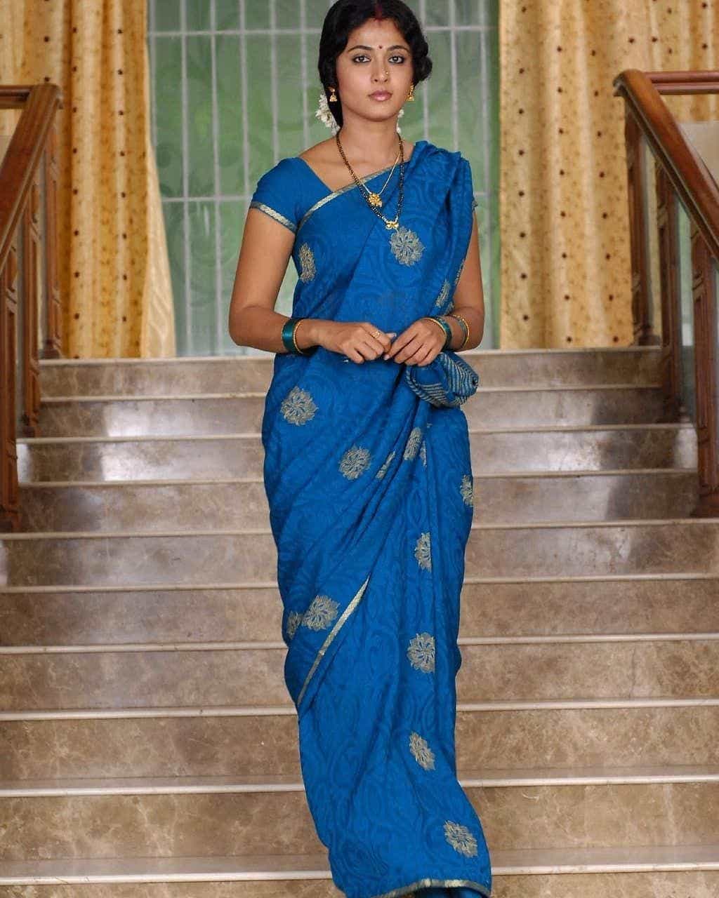 Anushka-shetty-blue-saree-images-2021
