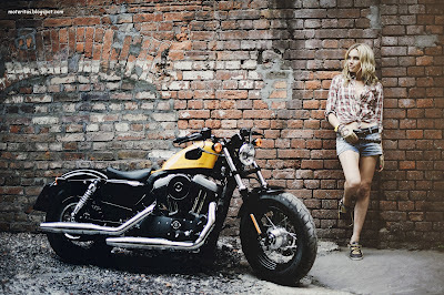 harley-davidson-wallpaper-sportster-babe-biker-modelo