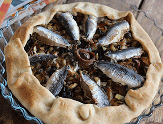 
como Hacer Coca De Sardinas Con Puerro, Olivas Y Alcaparras 
