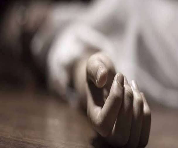 मुजफ्फरपुर में मिली युवती की तैरती हुई लाश, हाथ पैर बांधकर केमिकल से जलाया हुआ था चेहरा।।
