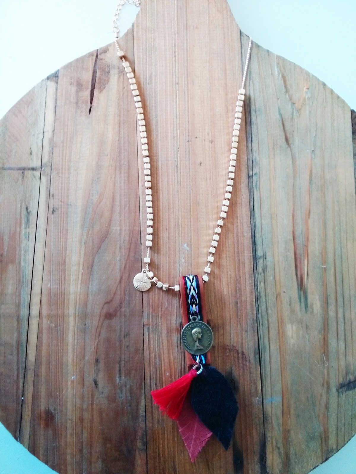 LOVE 2 CUSTOMIZE Beltnecklace Free