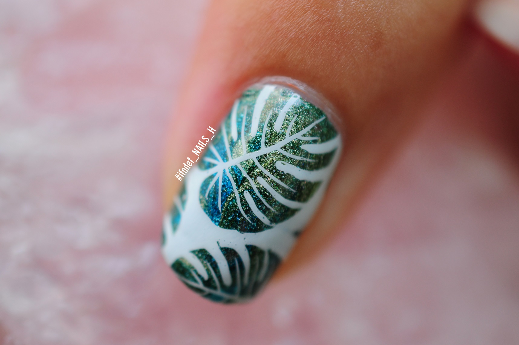 Quick Nail Art Designs Holo Monstera Leaves